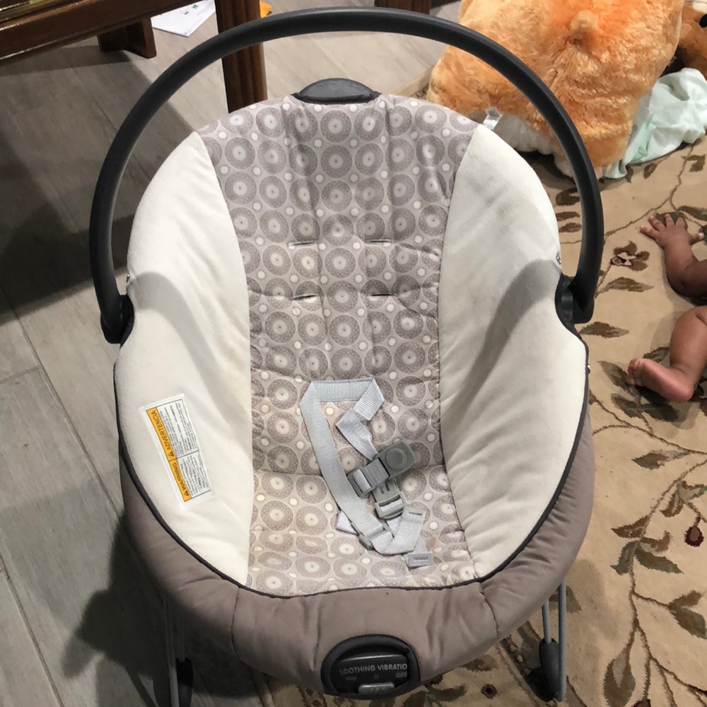 Graco Automatic Rocking Basinet - Picture 5 of 6